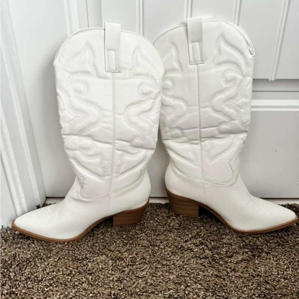 White Western Cowgirl Boots Size 9 Bamboo Festival Concert Style boho bridal
